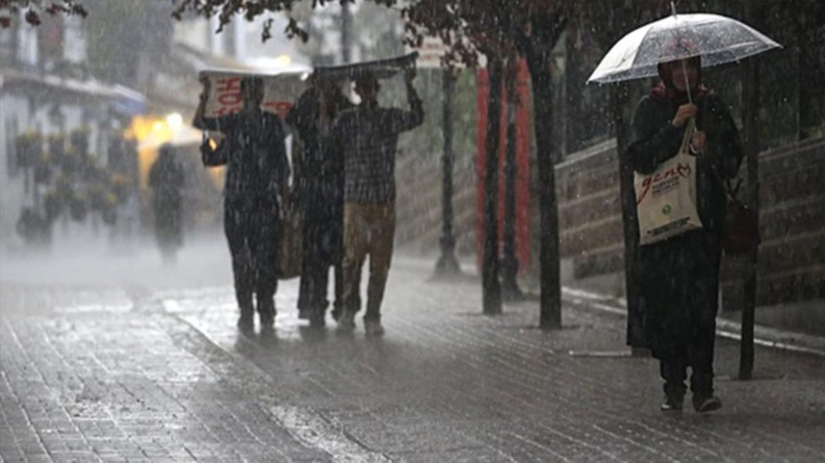 semsiyeleri-hazirlayin-meteorolojiden-12-il-icin-kuvvetli-saganak-yagis-uyarisi-9XKkPlYy.jpg